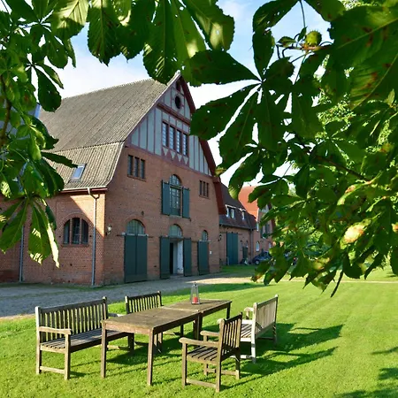 Ferien Und Pferdehof Gut Klein Nienhagen Apartment Kropelin